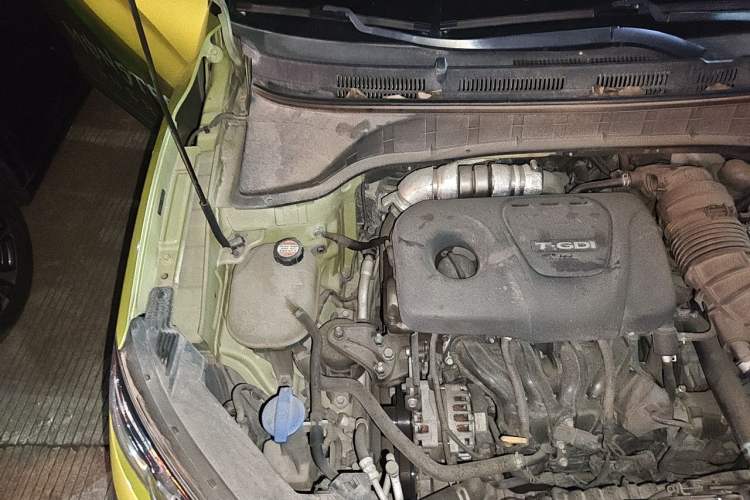 Used Hyundai ENCINO 2018 1.6T Dual-Clutch ZhiPao Edition China V Standard Engine Bay Right
