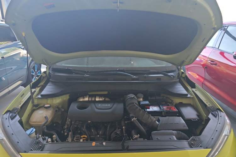 Used Hyundai ENCINO 2018 1.6T Dual-Clutch ZhiPao Edition China V Standard Engine Bay