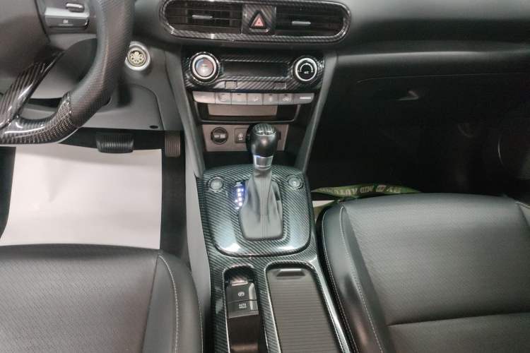 Used Hyundai ENCINO 2018 1.6T Dual-Clutch Zhilian Edition China V Standard Gear Lever