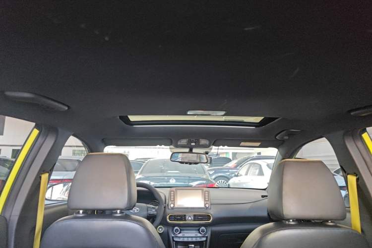 Used Hyundai ENCINO 2018 1.6T Dual-Clutch ZhiPao Edition China V Standard Headliner