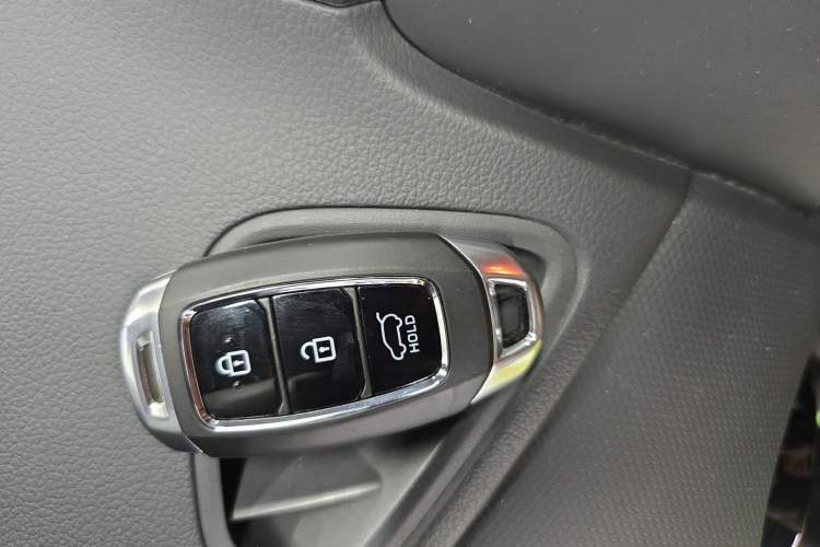 Used Hyundai ENCINO 2018 1.6T Dual-Clutch Prestige Version China V Standard Interior 1
