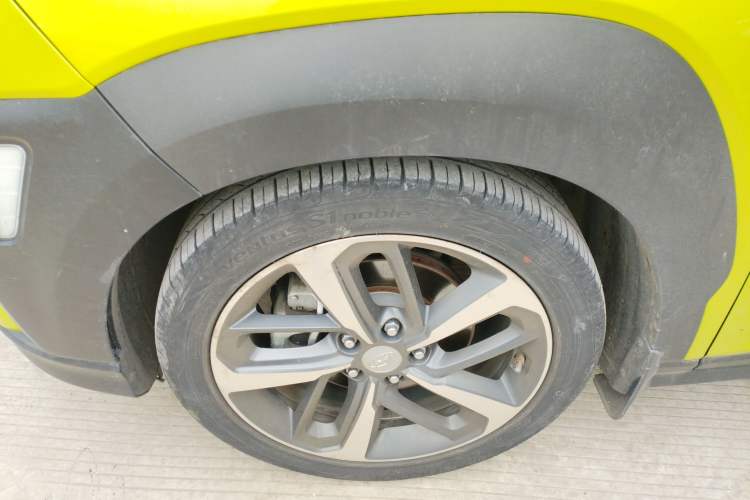 Used Hyundai ENCINO 2018 1.6T Dual-Clutch Zhilian Edition China V Standard Left Front Wheel Hub
