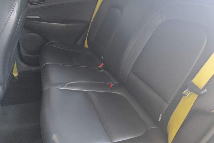 Used Hyundai ENCINO 2018 1.6T Dual-Clutch ZhiPao Edition China V Standard Left Rear Seat