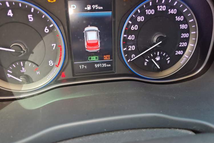 Used Hyundai ENCINO 2018 1.6T Dual-Clutch Zhilian Edition China V Standard Odometer Close Up