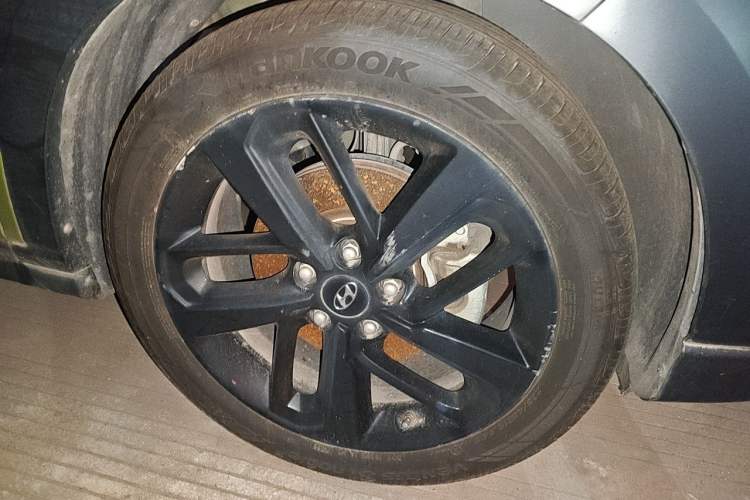 Used Hyundai ENCINO 2018 1.6T Dual-Clutch ZhiPao Edition China V Standard Right Front Wheel Hub