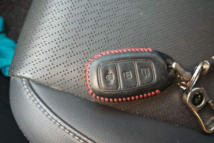 Used Hyundai ENCINO 2018 1.6T Dual-Clutch Zhilian Edition China V Standard Vehicle Key