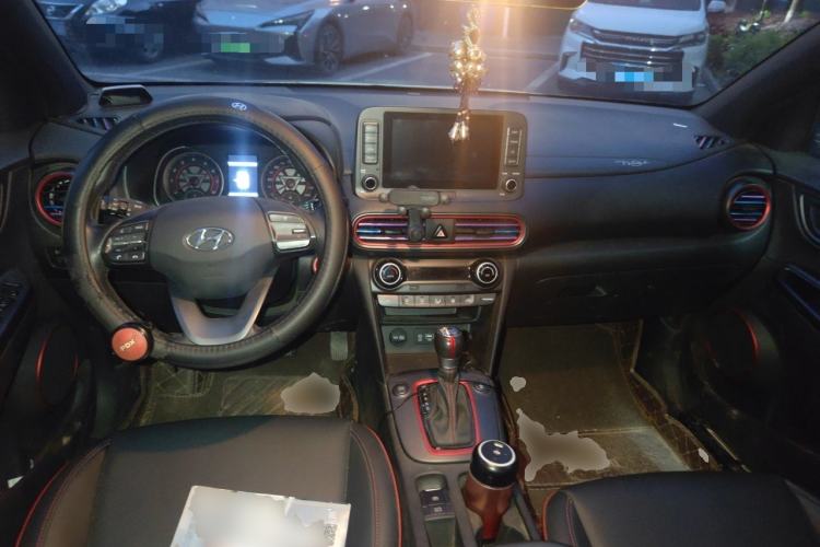 Used Hyundai ENCINO 2019 1.6T Iron Man Edition Center Console