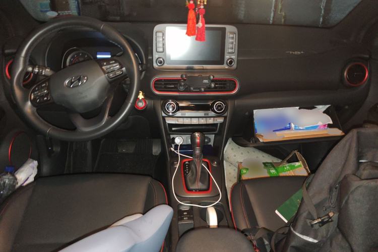 Used Hyundai ENCINO 2019 1.6T Iron Man Edition Center Console