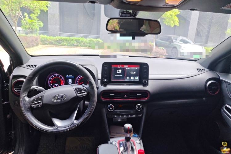 Used Hyundai ENCINO 2019 1.6T Iron Man Edition Center Console