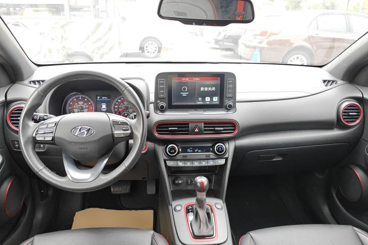 Used Hyundai ENCINO 2019 1.6T Iron Man Edition Center Console
