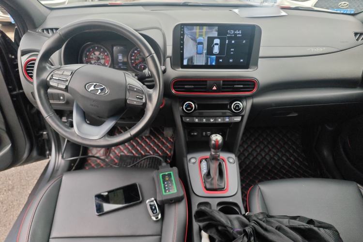 Used Hyundai ENCINO 2019 1.6T Iron Man Edition Center Console