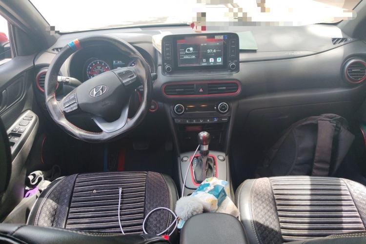 Used Hyundai ENCINO 2019 1.6T Iron Man Edition Center Console