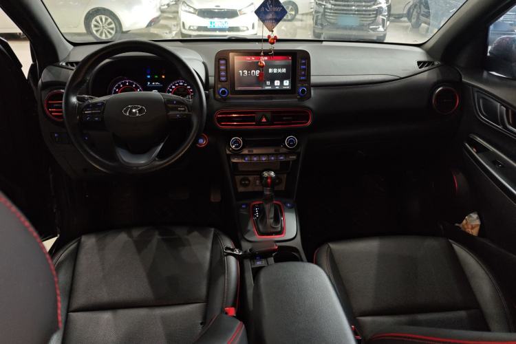 Used Hyundai ENCINO 2019 1.6T Iron Man Edition Center Console