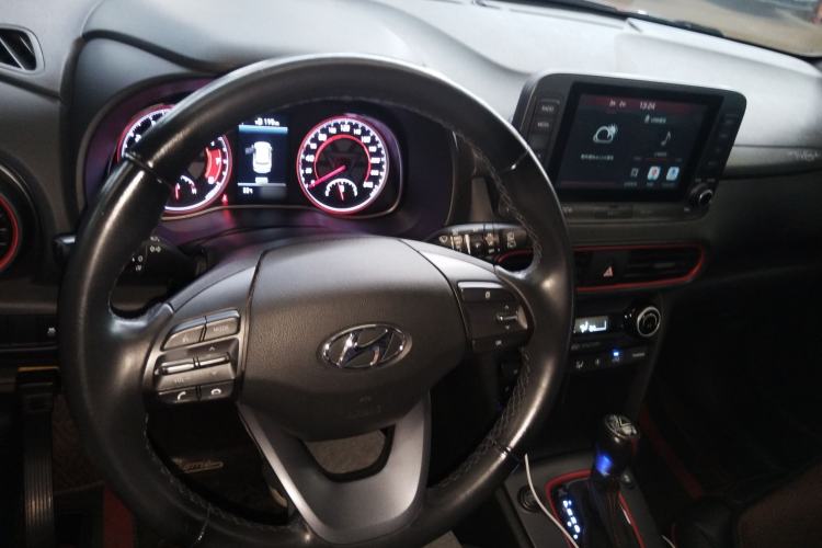 Used Hyundai ENCINO 2019 1.6T Iron Man Edition Center Console