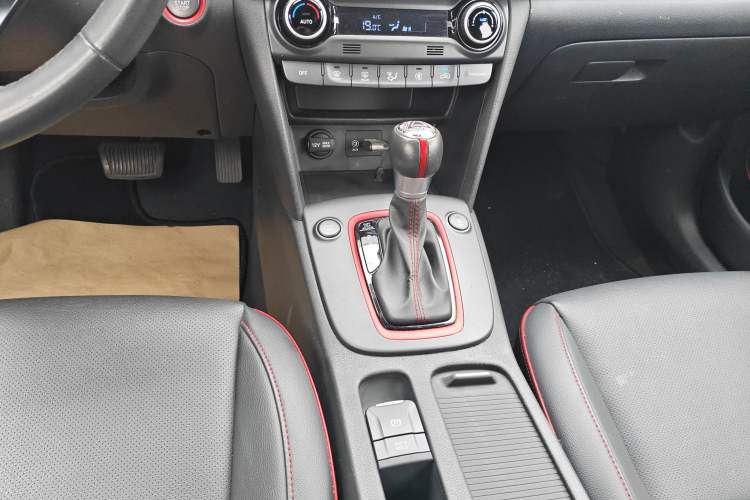 Used Hyundai ENCINO 2019 1.6T Iron Man Edition Gear Lever