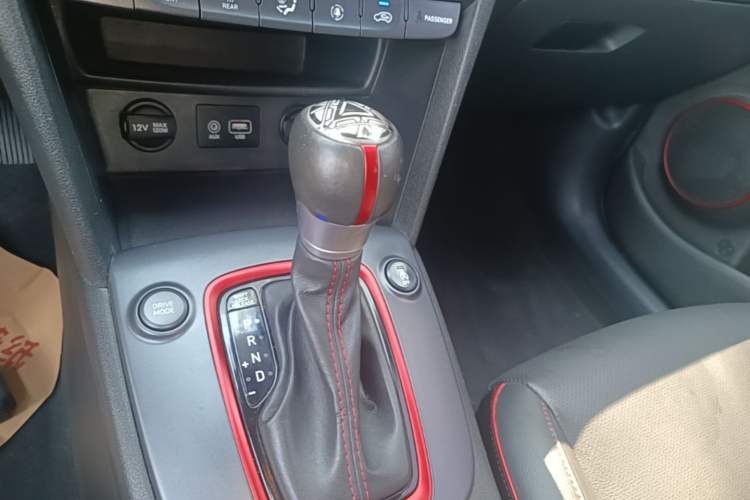 Used Hyundai ENCINO 2019 1.6T Iron Man Edition Gear Lever
