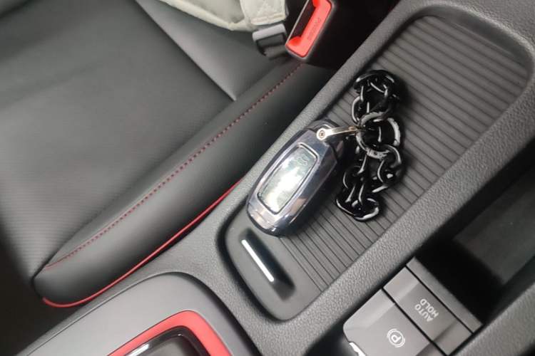 Used Hyundai ENCINO 2019 1.6T Iron Man Edition Interior 1