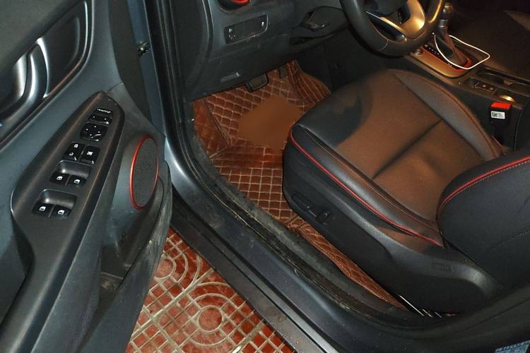 Used Hyundai ENCINO 2019 1.6T Iron Man Edition Interior 3