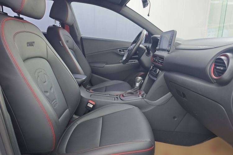 Used Hyundai ENCINO 2019 1.6T Iron Man Edition Interior 6