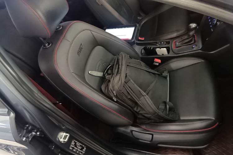 Used Hyundai ENCINO 2019 1.6T Iron Man Edition Right Front Seat
