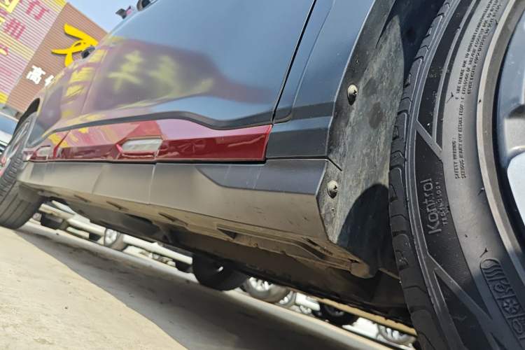 Used Hyundai ENCINO 2019 1.6T Iron Man Edition Right Side Sill