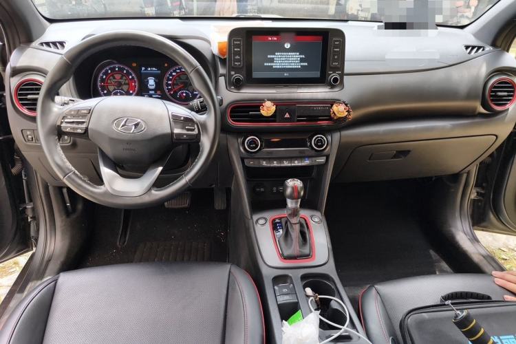 Used Hyundai ENCINO 2019 1.6T Iron Man Edition Center Console