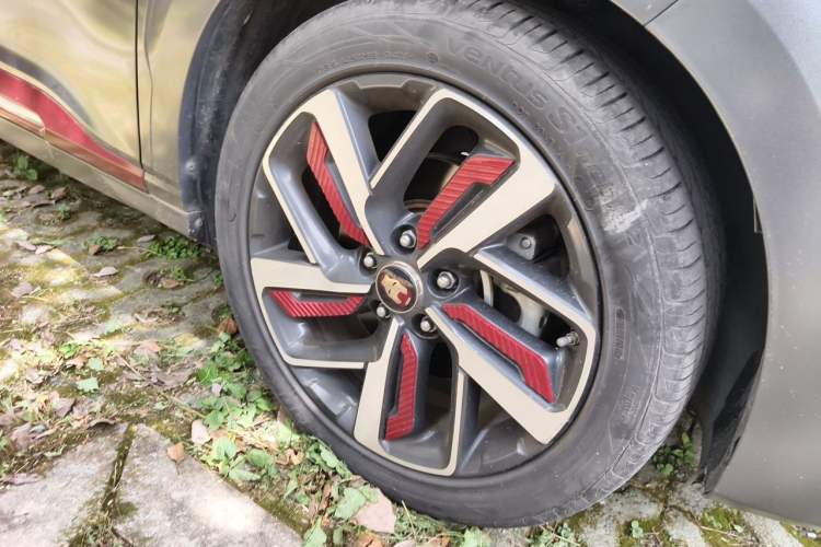Used Hyundai ENCINO 2019 1.6T Iron Man Edition Right Front Wheel Hub