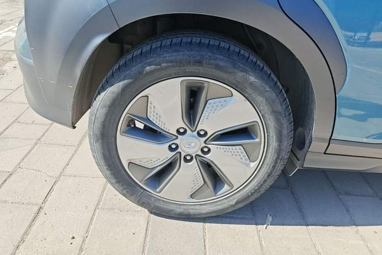 Used Hyundai ENCINO Electric 2020 GLS ZhiJie Edition Right Rear Wheel Hub