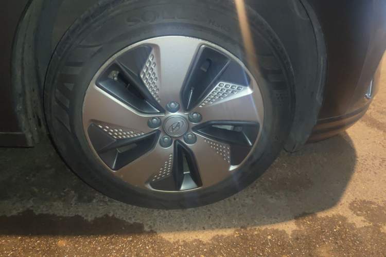 Used Hyundai ENCINO Electric 2020 GLS ZhiJie Edition Right Front Wheel Hub