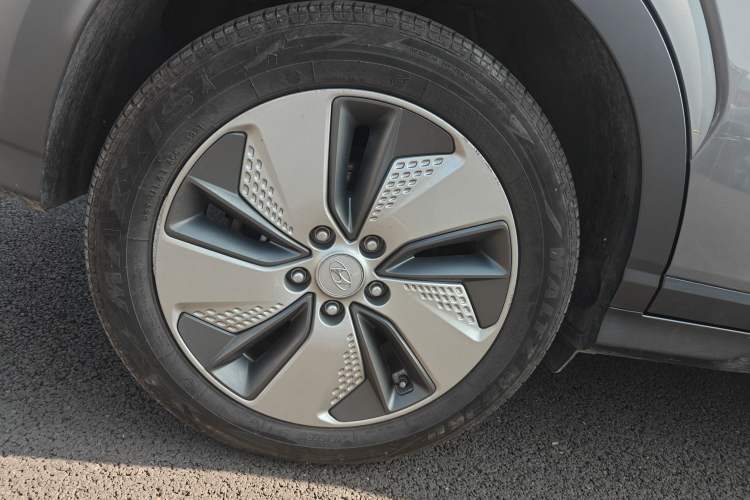 Used Hyundai ENCINO Electric 2020 TOP Enjoyment Edition Right Rear Wheel Hub