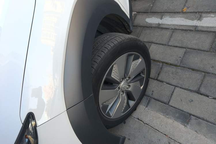 Used Hyundai ENCINO Electric 2020 GLS ZhiJie Edition Left Front Wheel Hub