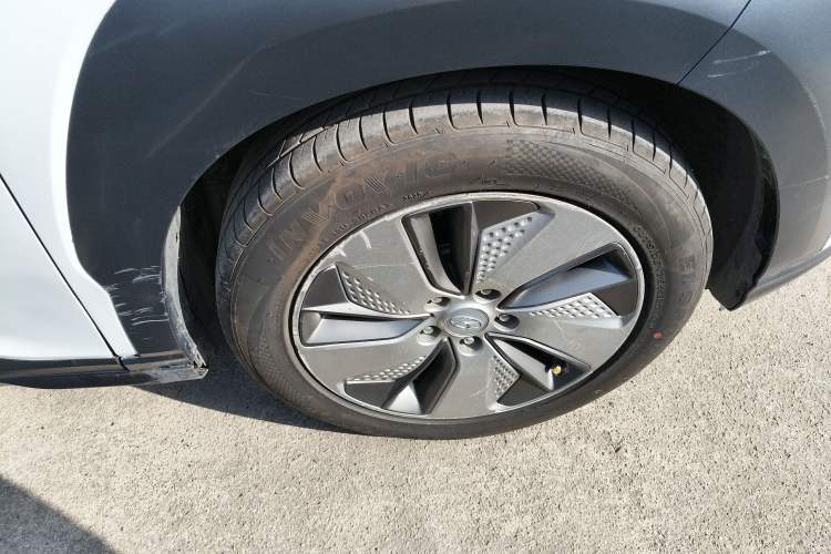 Used Hyundai ENCINO Electric 2020 GLS ZhiJie Edition Right Front Wheel Hub