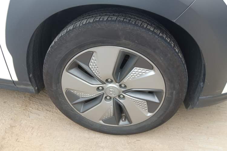 Used Hyundai ENCINO Electric 2020 GLS ZhiJie Edition Right Front Wheel Hub