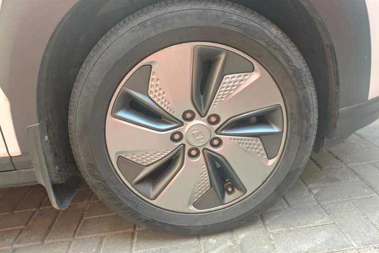 Used Hyundai ENCINO Electric 2020 GLS ZhiJie Edition Right Front Wheel Hub