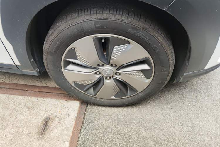 Used Hyundai ENCINO Electric 2020 TOP Enjoyment Edition Right Front Wheel Hub