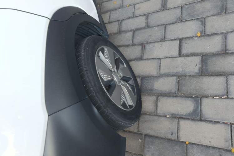 Used Hyundai ENCINO Electric 2020 GLS ZhiJie Edition Right Rear Wheel Hub