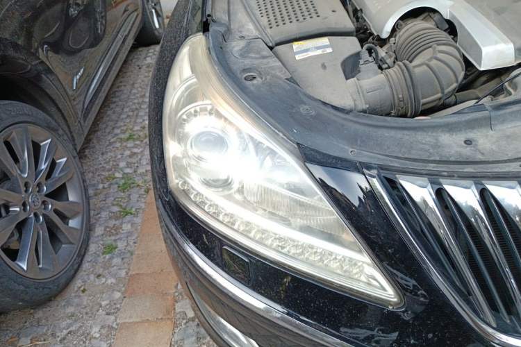 Used Hyundai Equus 2009 3.8 Luxury Edition Right Front Headlight