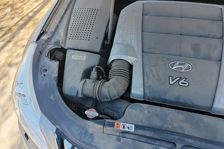 Used Hyundai Equus 2009 3.8 Luxury Edition Engine Bay Right