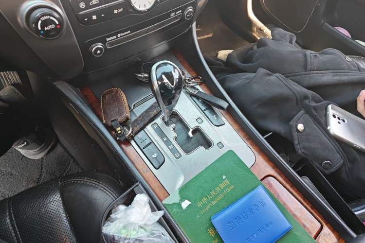 Used Hyundai Equus 2009 3.8 Luxury Edition Gear Lever