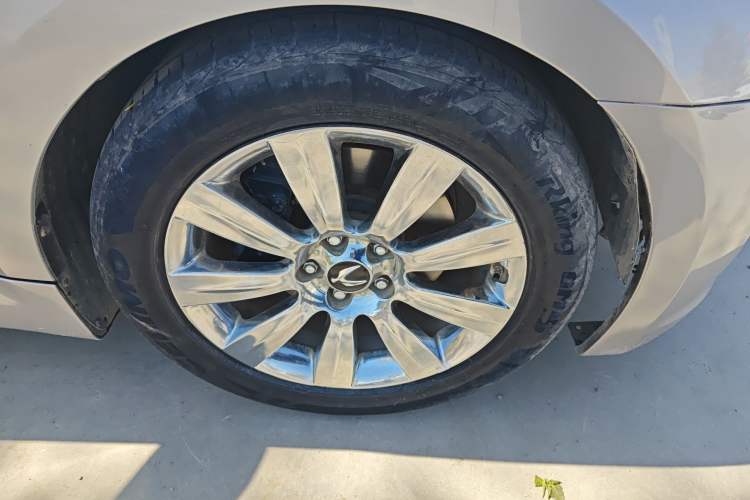 Used Hyundai Equus 2009 3.8 Luxury Edition Right Front Wheel Hub