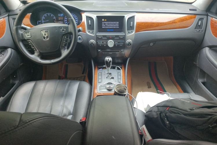 Used Hyundai Equus 2012 5.0 GDi Extended Luxury Edition Center Console