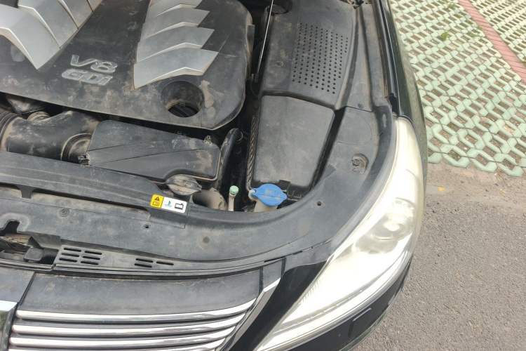 Used Hyundai Equus 2012 5.0 GDi Extended Luxury Edition Engine Bay Left