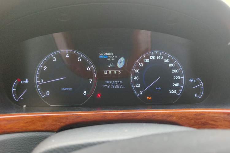 Used Hyundai Equus 2012 5.0 GDi Extended Luxury Edition Odometer Close Up