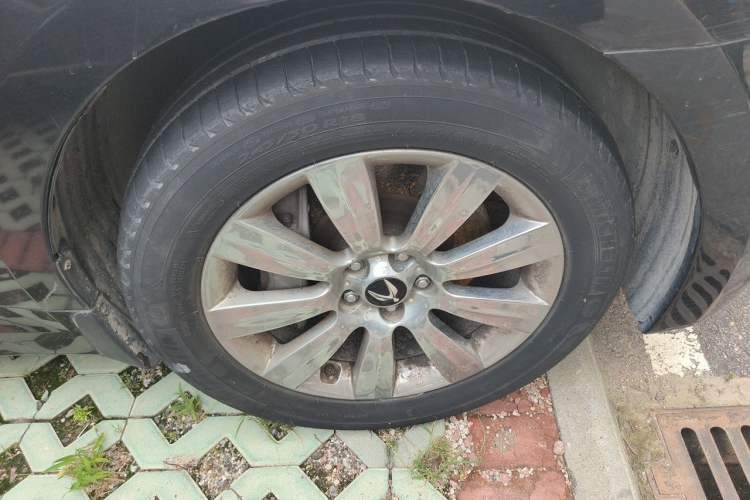 Used Hyundai Equus 2012 5.0 GDi Extended Luxury Edition Right Front Wheel Hub