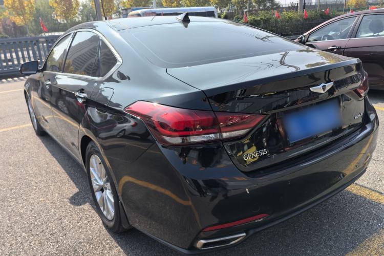 Used Hyundai Genesis 2015 3.0 GDi Four-Wheel Drive Elite Edition Exterior 3