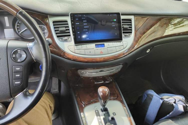 Used Hyundai Genesis 2008 BH330 Comfort Edition Audio And AC Panel