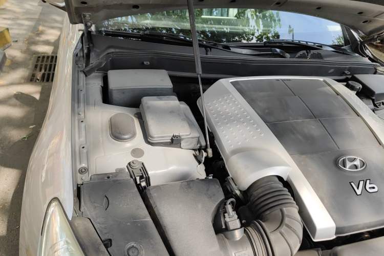 Used Hyundai Genesis 2008 BH330 Comfort Edition Engine Bay Right