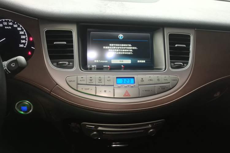 Used Hyundai Genesis 2012 3.0L GDI Luxury Edition Audio And AC Panel
