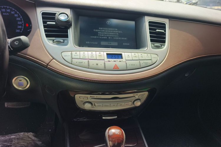 Used Hyundai Genesis 2012 3.0L GDI Luxury Edition Audio And AC Panel