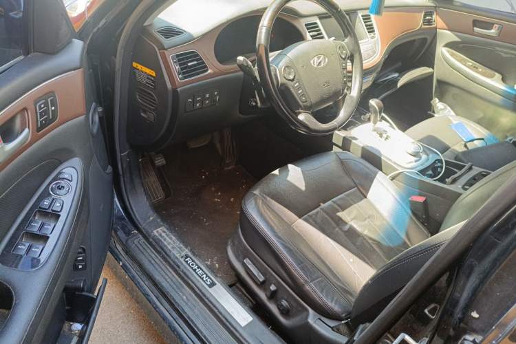 Used Hyundai Genesis 2012 3.0L GDI Luxury Edition Driver Seat